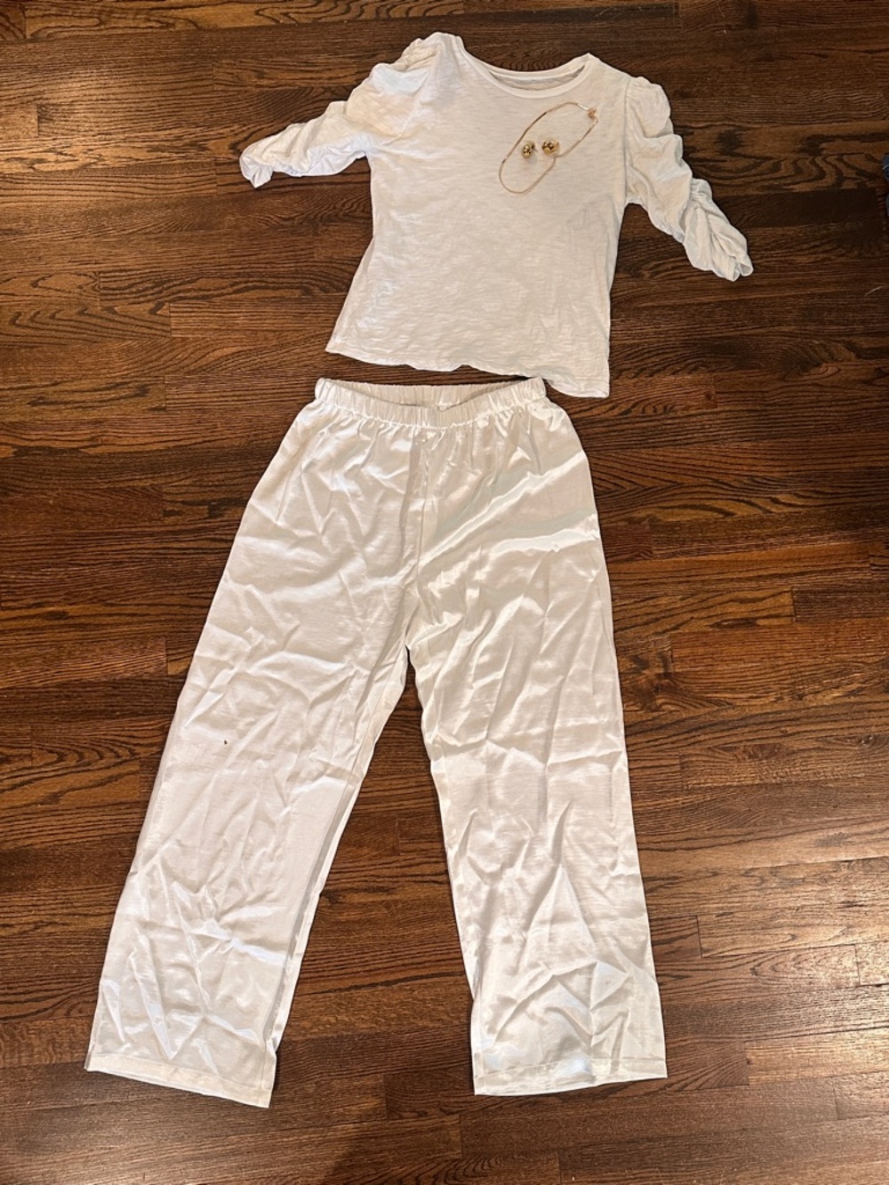 Amazon Women Wide Leg Lounge Pants Silky material size medium. New never worn